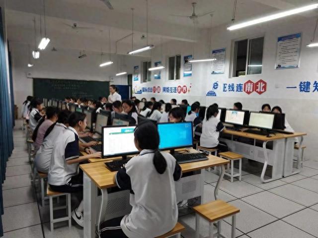 廣元精神衛(wèi)生中心授牌“四川省區(qū)域兒童青少年心理健康關(guān)愛(ài)基地”，以信息技術(shù)咨詢服務(wù)賦能心理健康新篇章